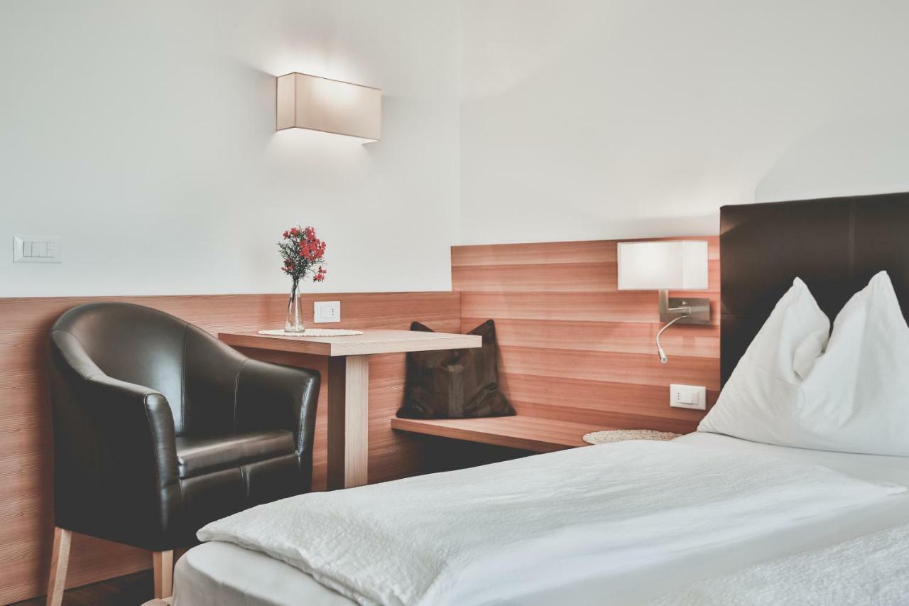 Seppmair Hotel Algund Buitenkant foto